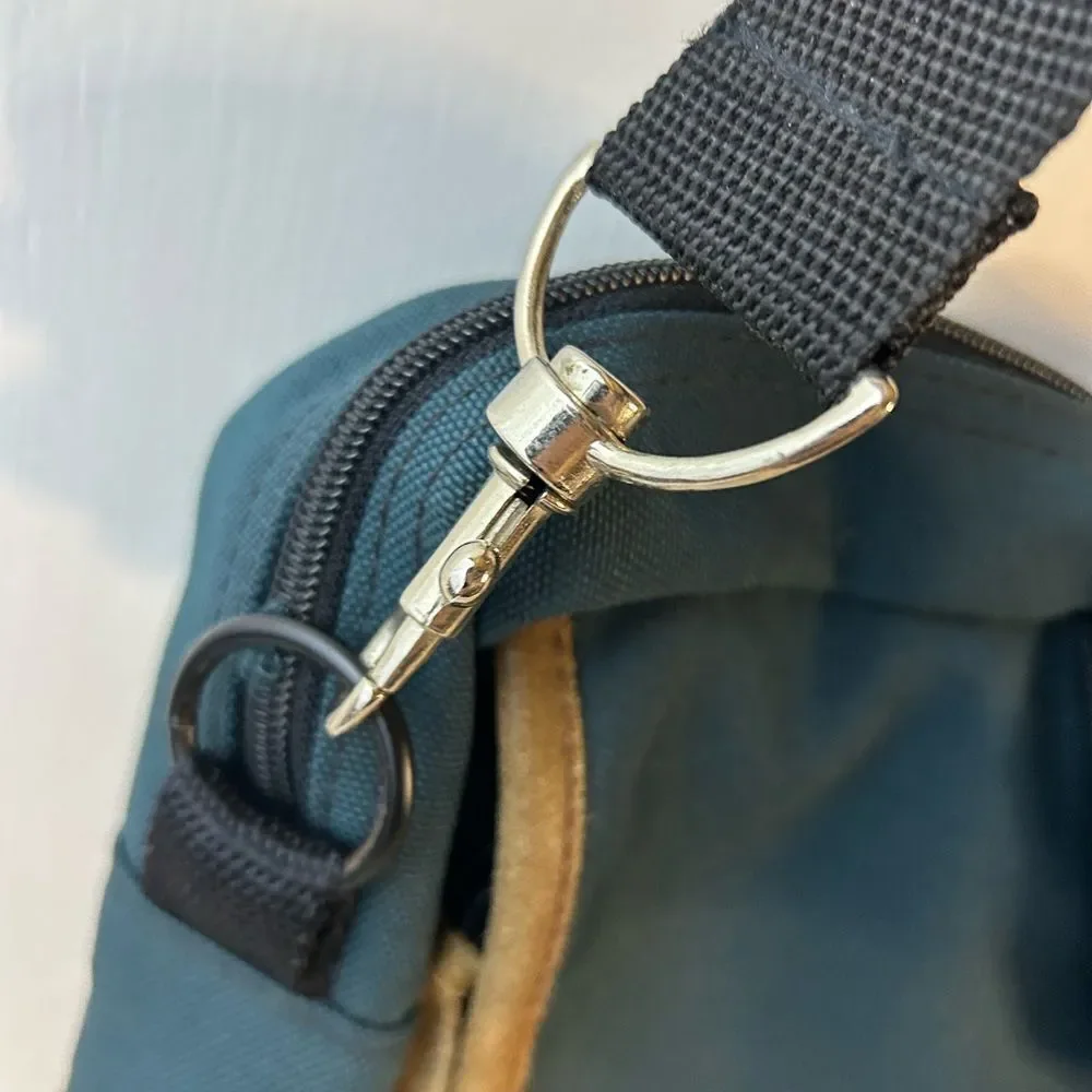 LL Bean messenger travel bag Korea 19